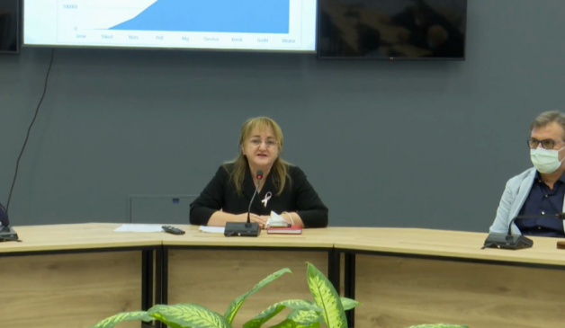 Miratohet doza e trete per personat mbi 60 vjec, ulet mosha e vaksinimit
